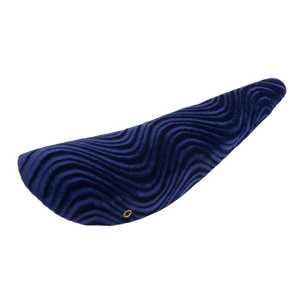 [645262] 20" Banana Saddle Velour Swirl Blue