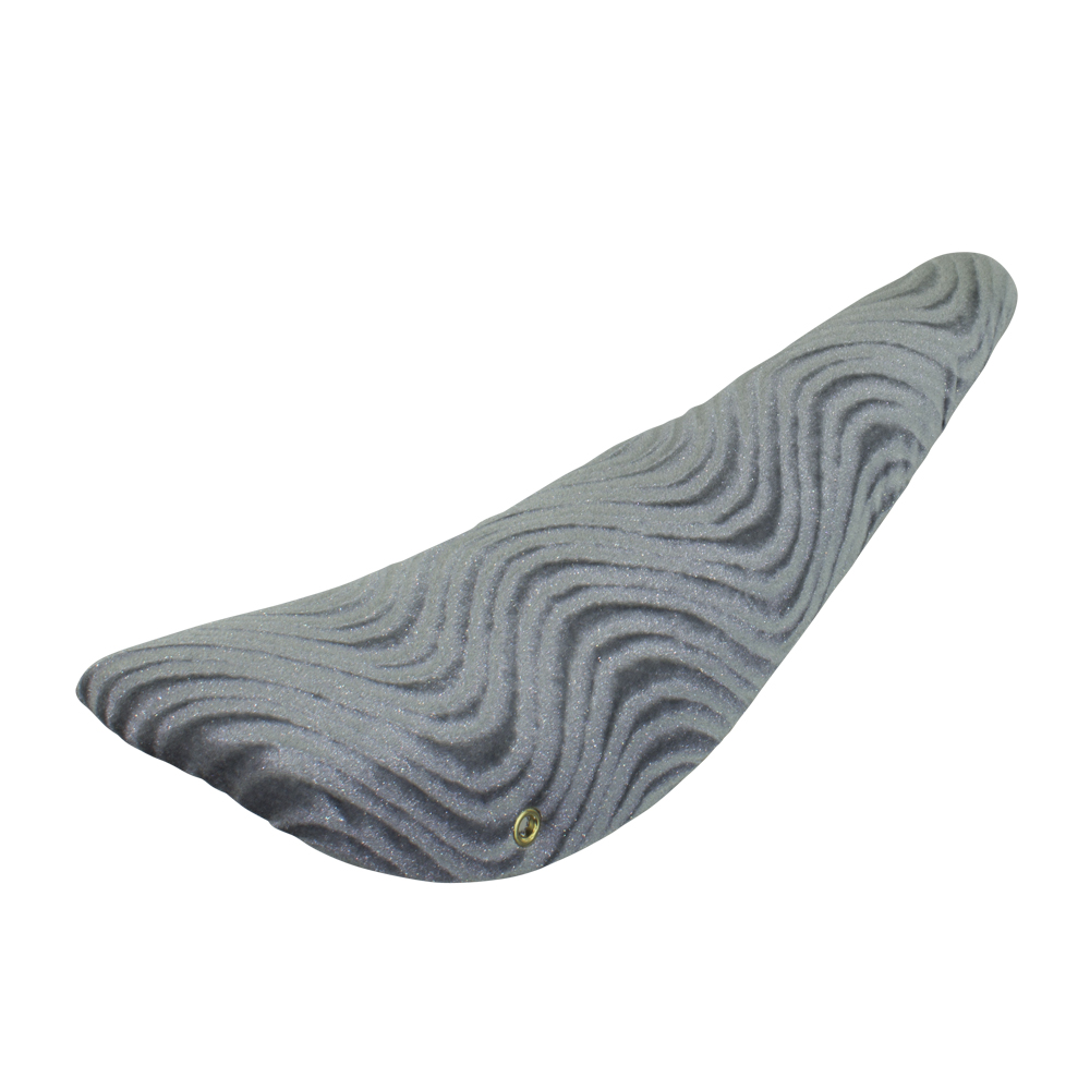 [645273] 20" Banana Saddle Velour Swirl Gray